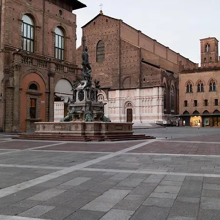 Pensión Casa Isolani Luxury Piazza Maggiore 2*