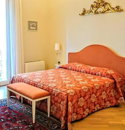 بيت ضيافة Casa Isolani Luxury Piazza Maggiore بولونيا