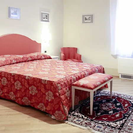 Casa Isolani Luxury Piazza Maggiore 2* بولونيا